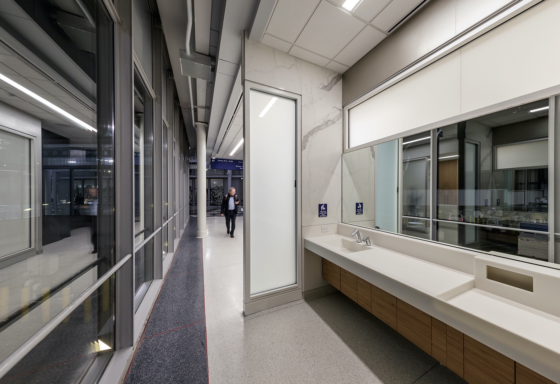 O'Hare International Airport Restroom Modernization Epstein