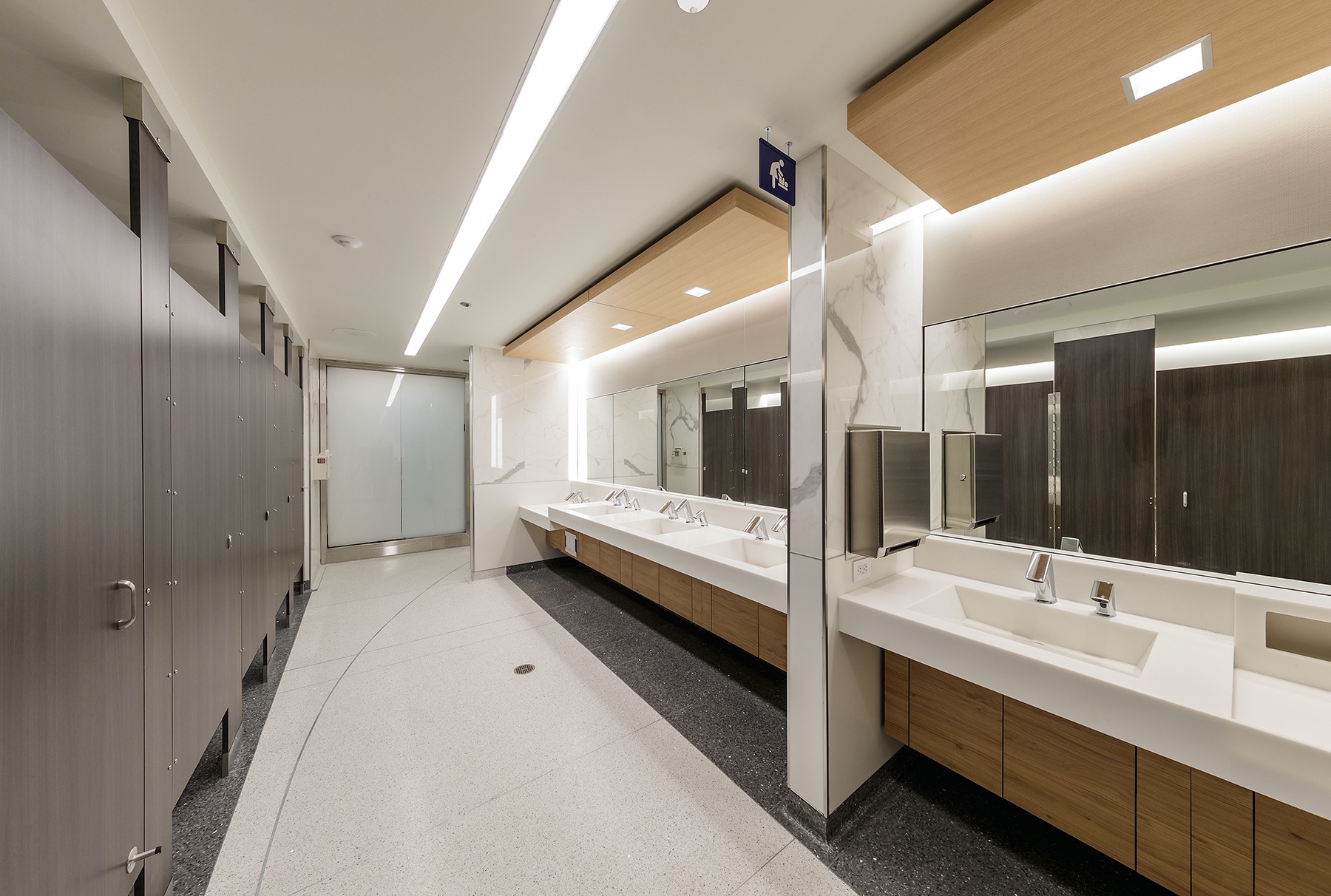 O'Hare International Airport Restroom Modernization Epstein